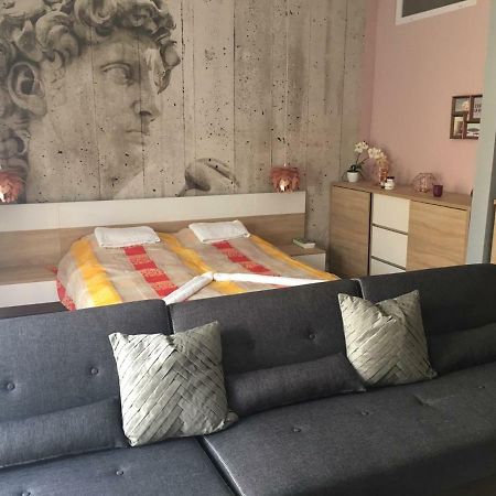 Hunyadi Apartman Сексард Экстерьер фото