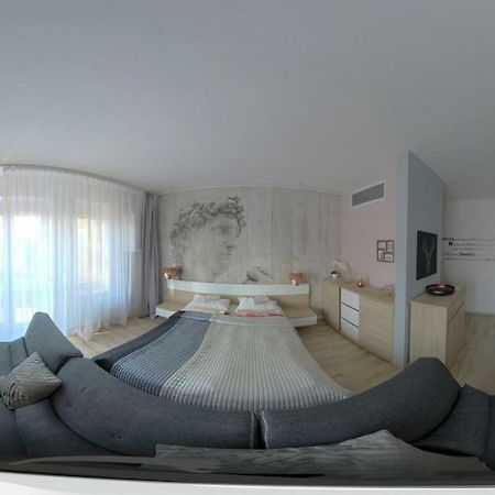 Hunyadi Apartman Сексард Экстерьер фото